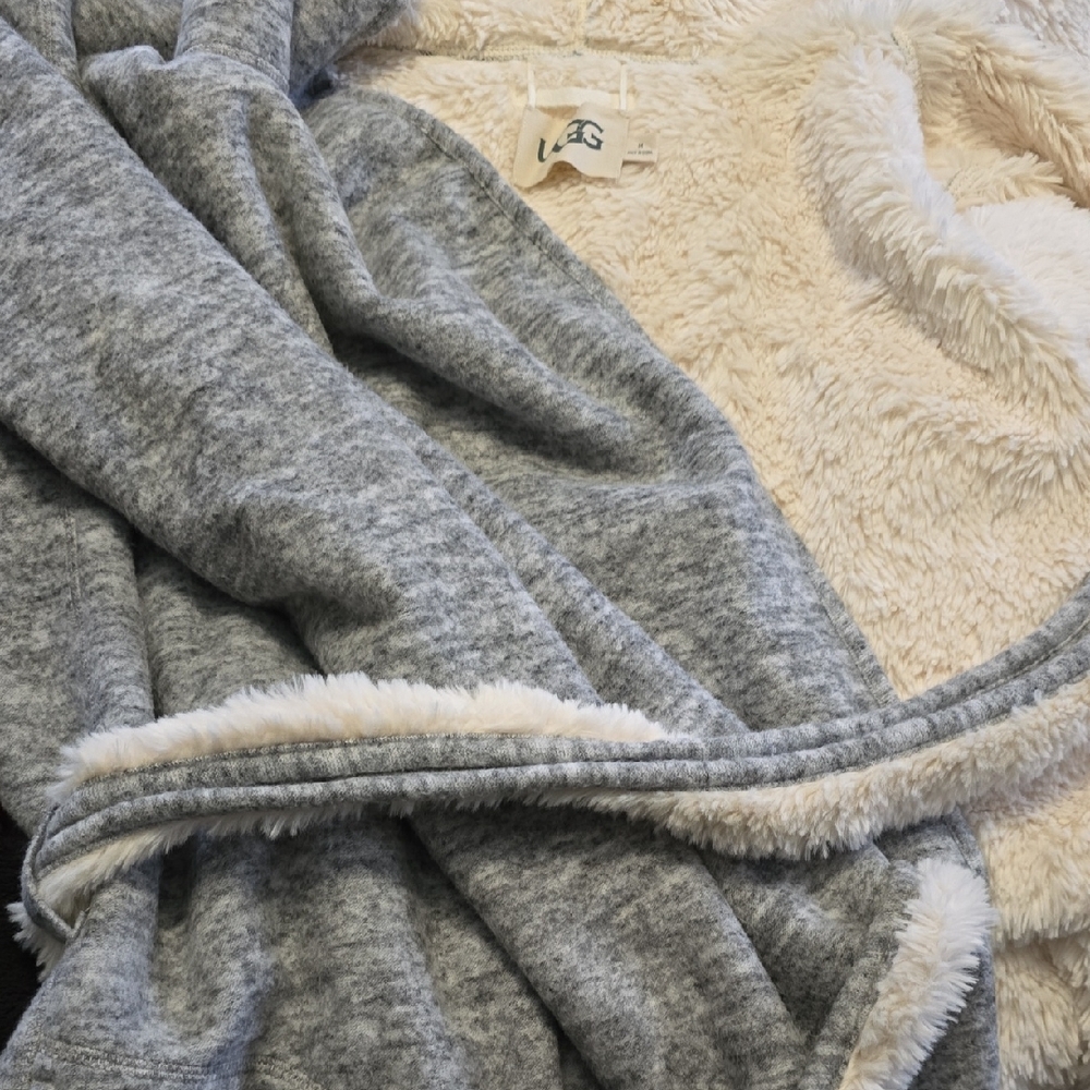 UGG Portola Reversible Robe - Picture 2 of 3